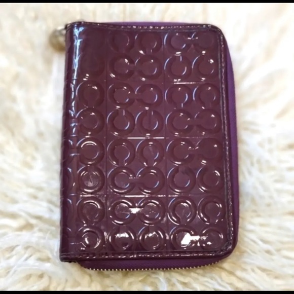 Coach embossed leather planner - Picture 8 of 12